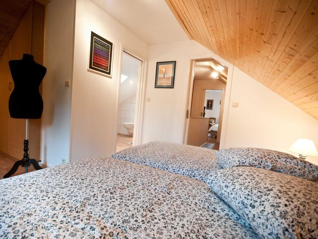 Modern Holiday Home In Stavelot With Fireplace Δωμάτιο φωτογραφία
